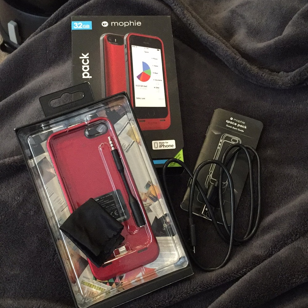 Mophie space pack 32gb. Made for iPhone 5s or 5.